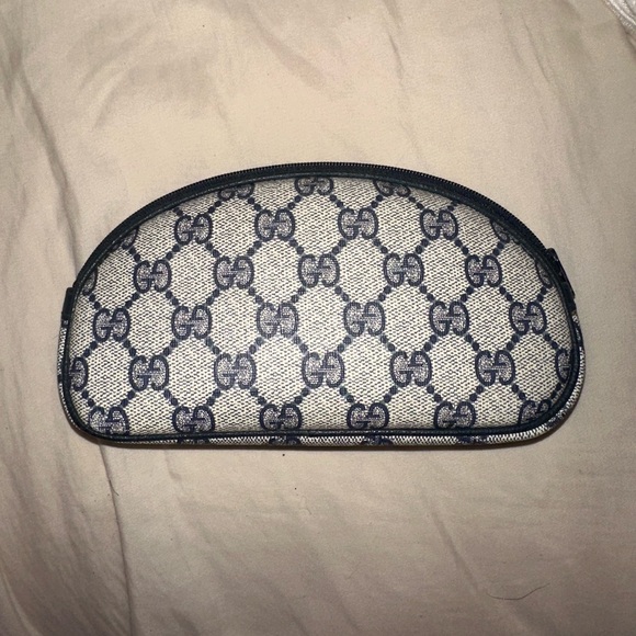 Authentic Vintage Gucci cosmetic case - Picture 1 of 4